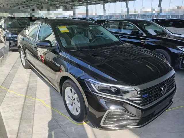 Volkswagen Passat — Фото автомобиля 3