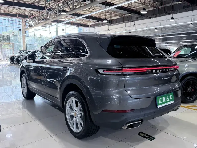 Porsche Cayenne — Фото автомобиля 16