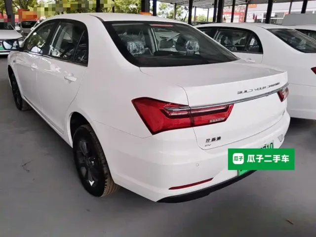 BYD Qin — Фото автомобиля 4
