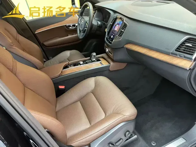 Volvo XC90 — Фото автомобиля 5