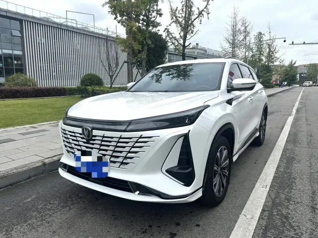Фотография автомобиля — Changan CS75 Plus