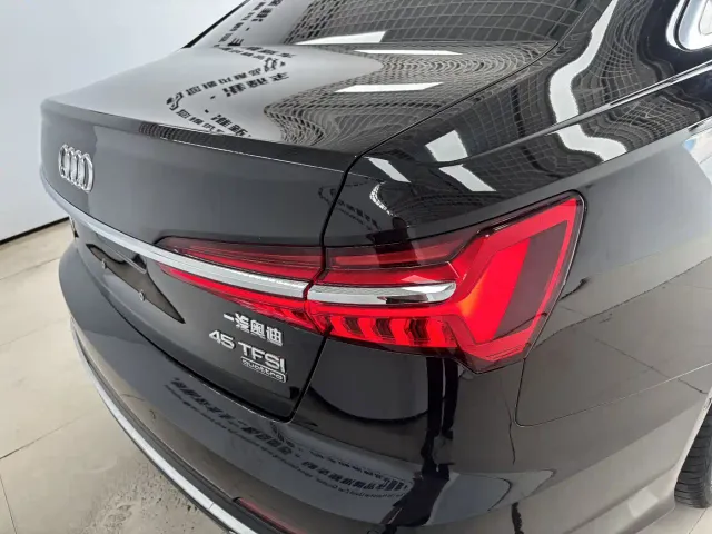 Audi A6L — Фото автомобиля 9
