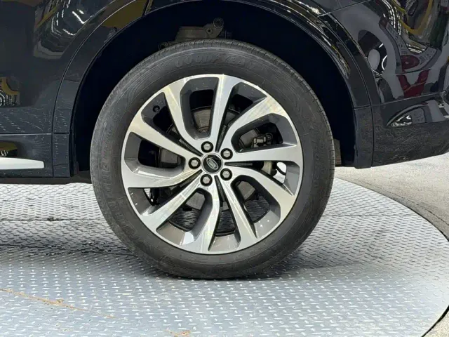 Land Rover Discovery Sport — Фото автомобиля 10