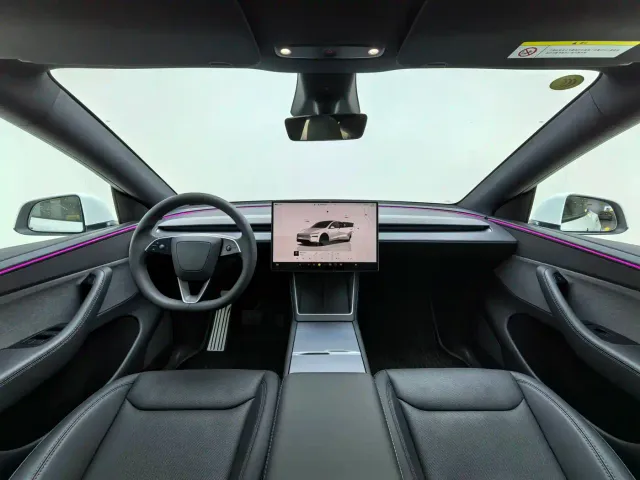 Tesla Model Y — Фото автомобиля 12