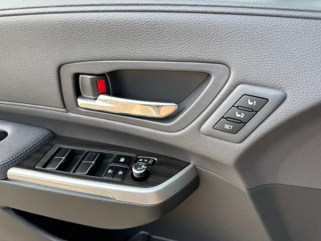 Toyota Granvia — Фото автомобиля 14