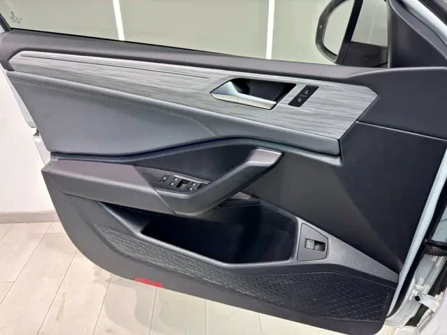 Volkswagen Sagitar — Фото автомобиля 15