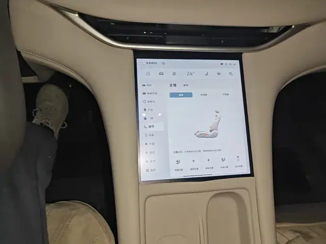 IM Motors LS6 — Фото автомобиля 12