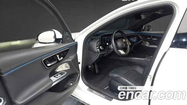 Mercedes-Benz E-Class — Фото автомобиля 3