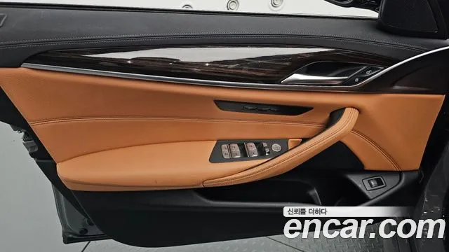BMW 5 Series G30 — Фото автомобиля 13