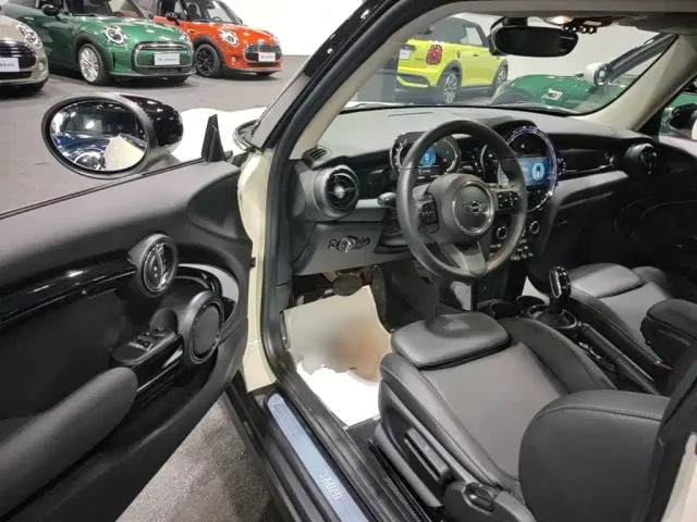 MINI Hatch — Фото автомобиля 15