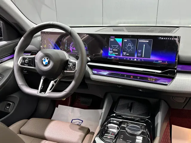 BMW 5 Series — Фото автомобиля 24