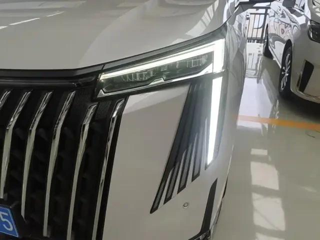 GAC Trumpchi M8 — Фото автомобиля 17