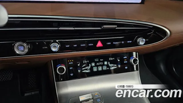 Genesis GV70 — Фото автомобиля 29