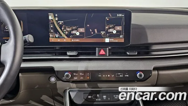 Kia Carnival Generation 4 — Фото автомобиля 13