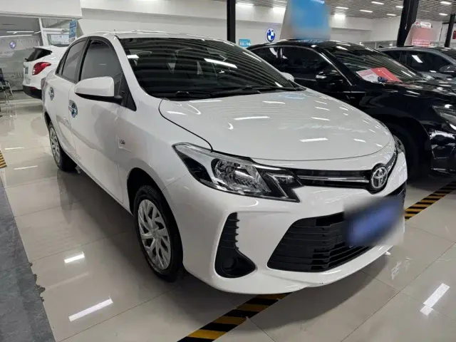 Toyota Vios — Фото автомобиля 12
