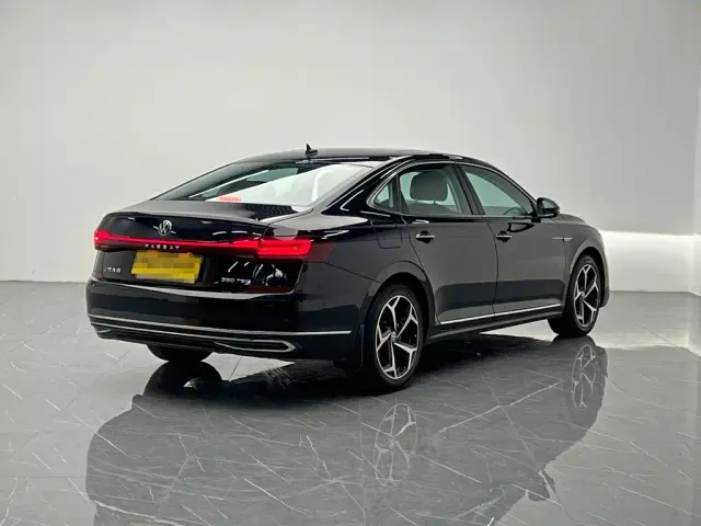 Volkswagen Passat — Фото автомобиля 6
