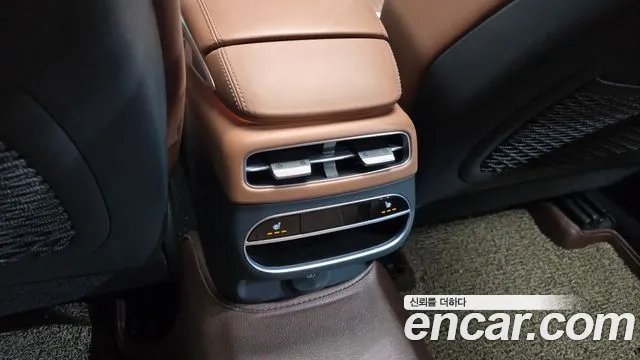 Genesis GV70 — Фото автомобиля 28