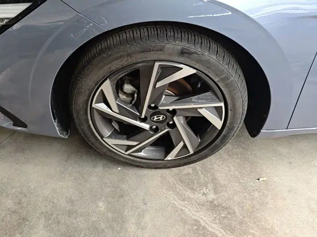 Hyundai Elantra — Фото автомобиля 22
