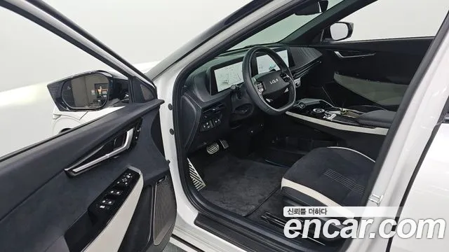 Kia EV6 — Фото автомобиля 9