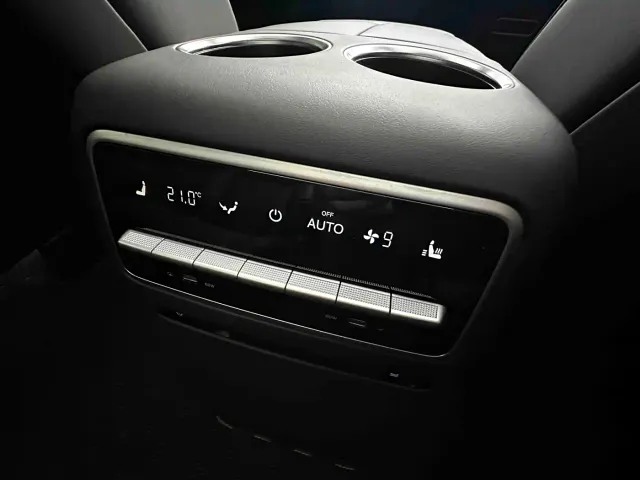 Li Auto L9 — Фото автомобиля 24