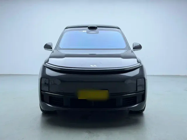 Li Auto L8 — Фото автомобиля 5