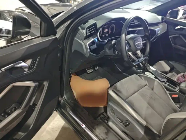 Audi Q3 — Фото автомобиля 15