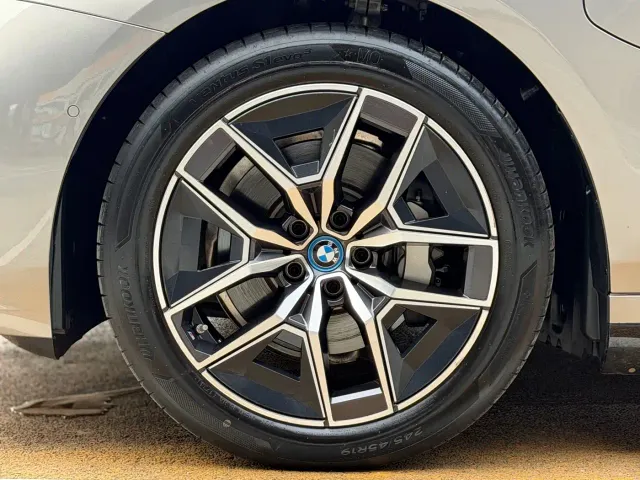 BMW i5 — Фото автомобиля 20