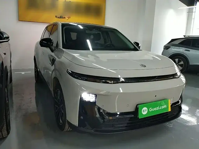 Leapmotor B10 — Фото автомобиля 3