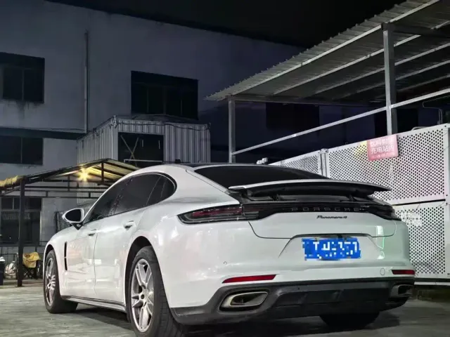 Porsche Panamera — Фото автомобиля 8