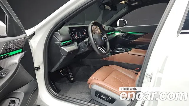 BMW 5-Series 5 серия (G60) 530i xDrive M Sport Pro Special Edition — Фото автомобиля 10