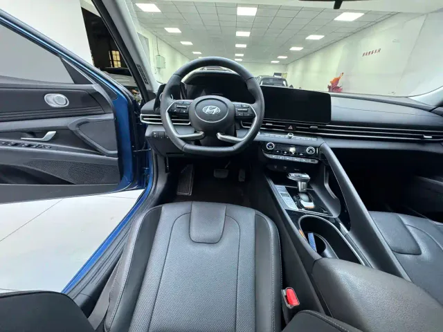 Hyundai Elantra — Фото автомобиля 11