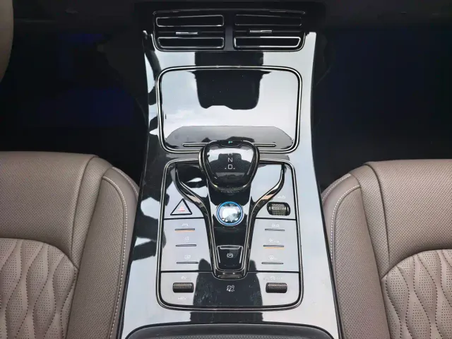 BYD Han — Фото автомобиля 10