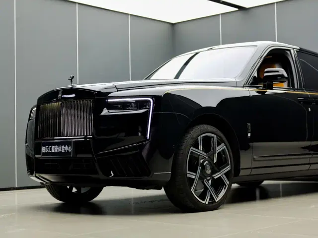 Rolls-Royce Cullinan — Фото автомобиля 6