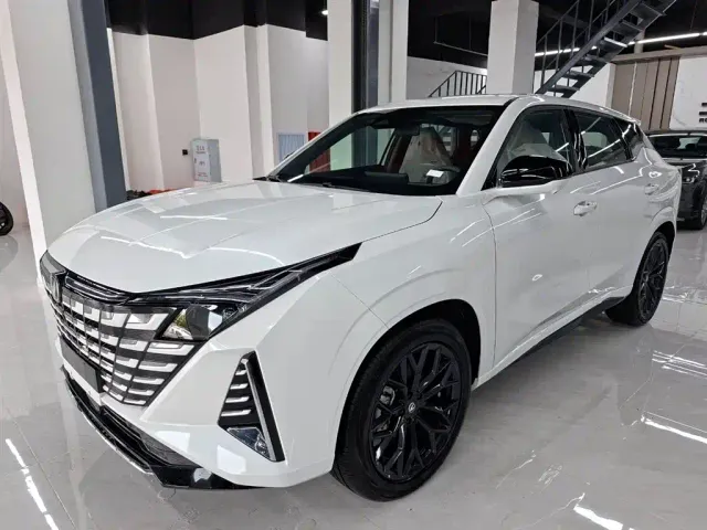 Фотография автомобиля — Changan UNI-Z