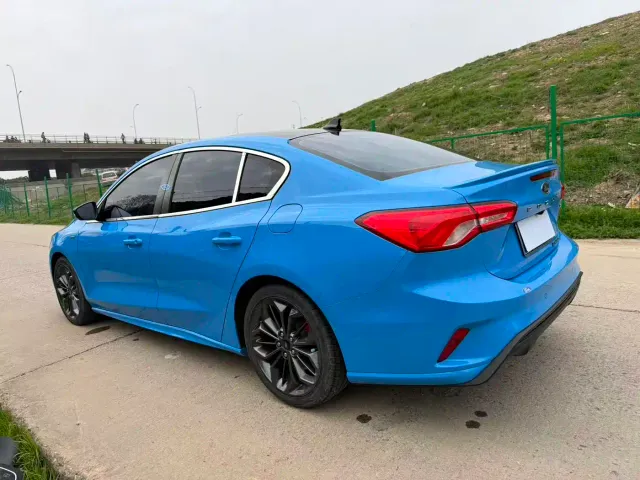 Ford Focus — Фото автомобиля 11