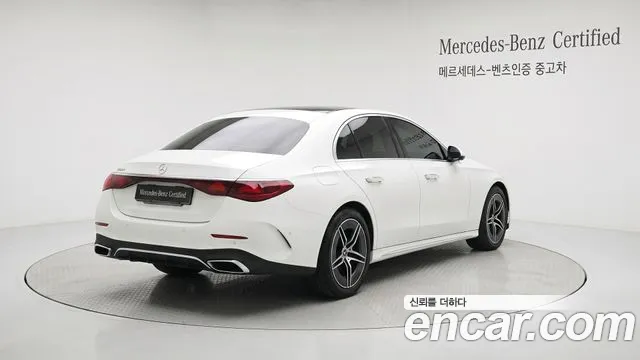 Mercedes-Benz E-Class — Фото автомобиля 2