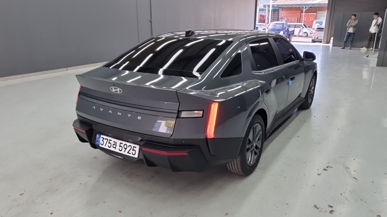 Hyundai Avante (CN8) — Фото автомобиля 2