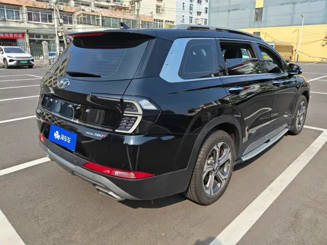Hyundai Santa Fe — Фото автомобиля 3