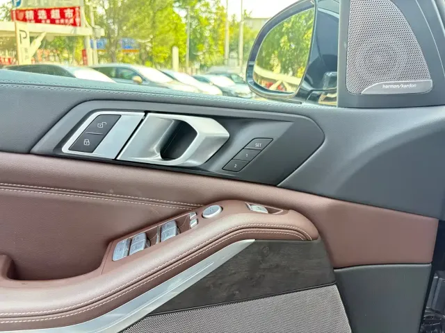 BMW BMW X5 2023 xDrive 30Li Premium M Sport Package — Фото автомобиля 5