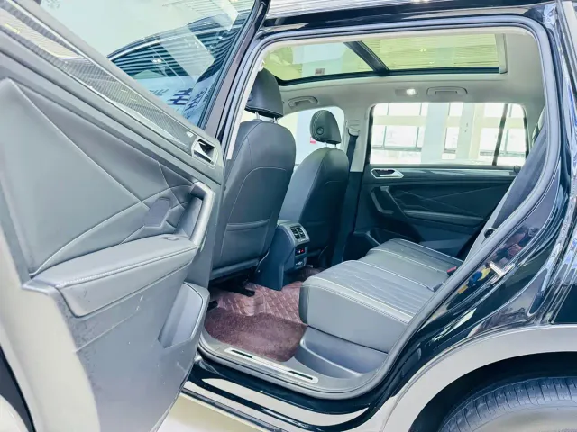 Volkswagen Tiguan L — Фото автомобиля 7