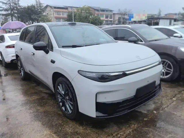 Leapmotor C10 — Фото автомобиля 3