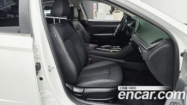 Hyundai Sonata Sonata (DN8) 2.0 LPG(Для проката) — Фото автомобиля 25