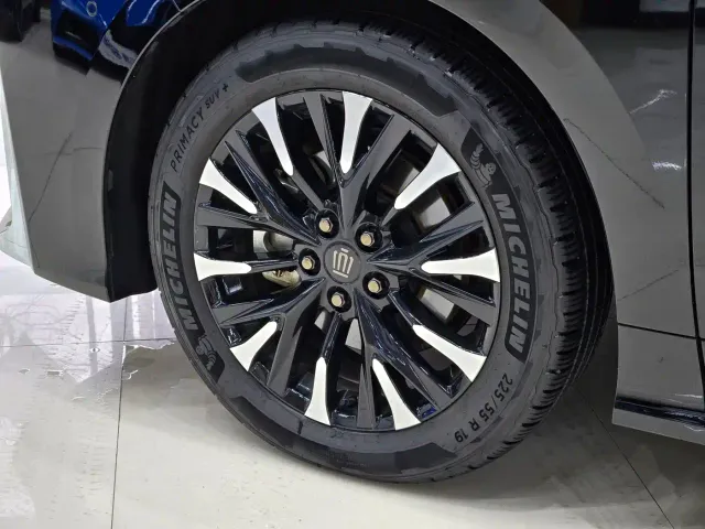 Toyota Vellfire — Фото автомобиля 4