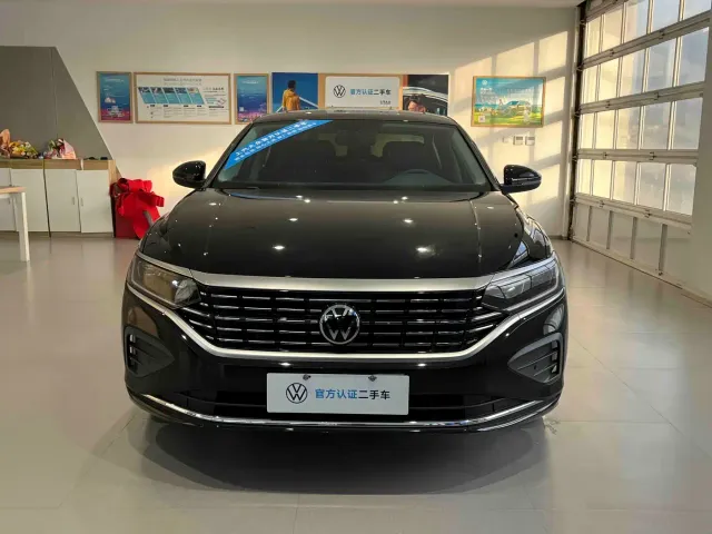 Volkswagen Passat — Фото автомобиля 2