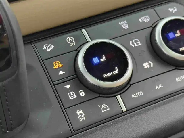 Land Rover Defender — Фото автомобиля 16