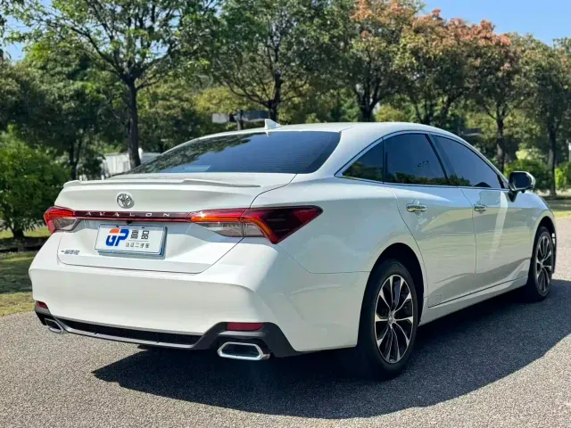 Toyota Avalon — Фото автомобиля 6