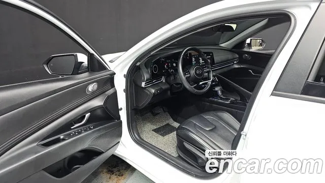 Hyundai Avante CN7 — Фото автомобиля 15