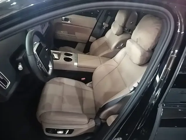 Li Auto L7 — Фото автомобиля 14