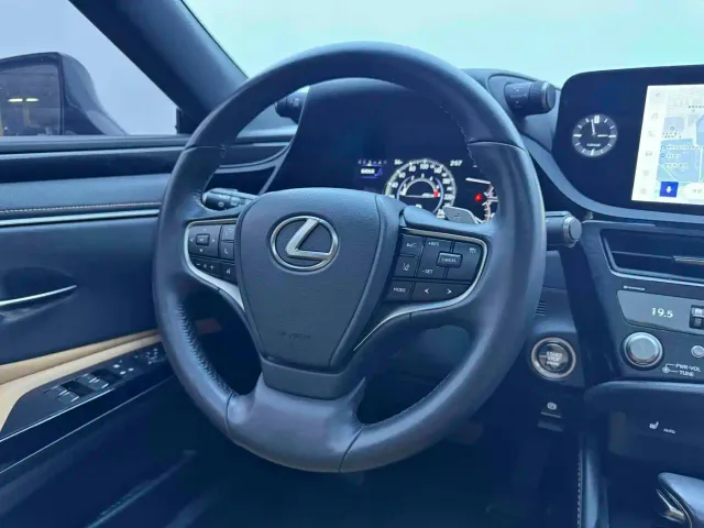 Lexus ES — Фото автомобиля 10
