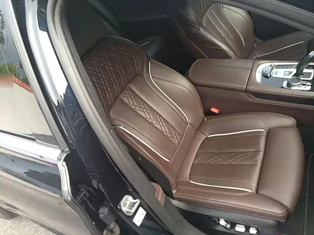 BMW 7 Series — Фото автомобиля 24